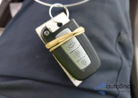 2011 Hyundai Sonata Hybrid from USA, damaged, VIN KMHEC4A49BA007351